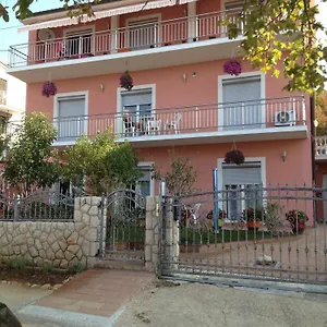  Apartment Mirjana